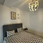 Twin Two In 21residence Politehnica - 1st Place * Bukarest